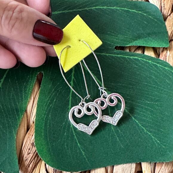 BOGO FREE Silver dangle heart crystal earrings ￼ - Picture 1 of 5